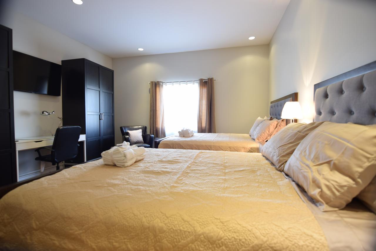 The Lion Inn & Suites Chetwynd Eksteriør billede