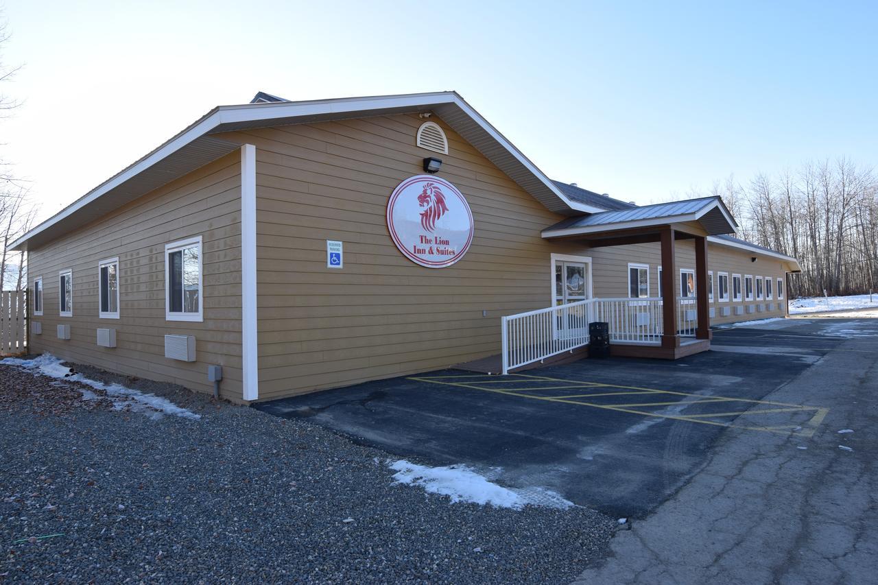 The Lion Inn & Suites Chetwynd Eksteriør billede
